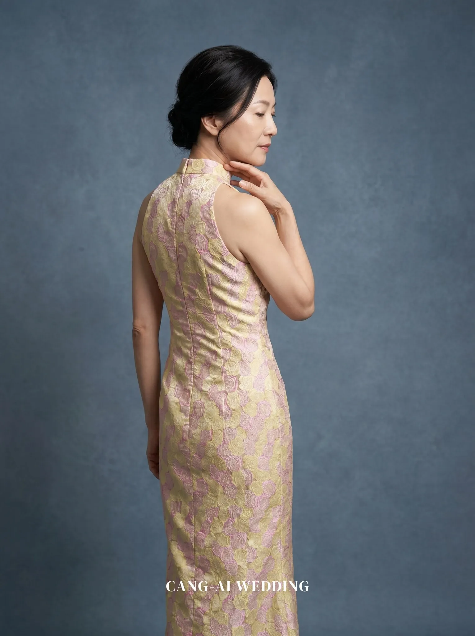 mother_gown_27 - Turning gracefully away from camera