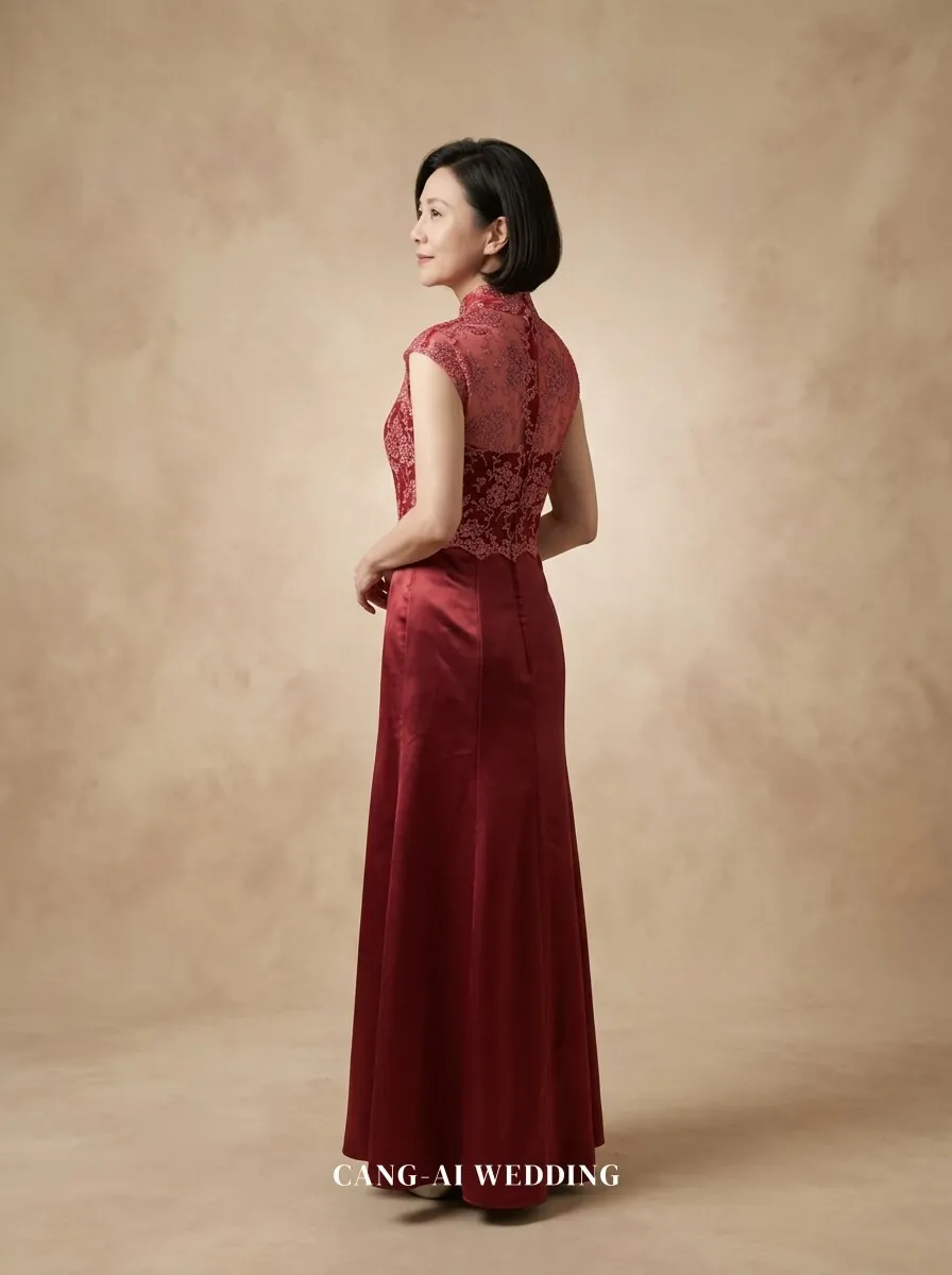 mother_gown_52 - B2 - Turning gently to show back details