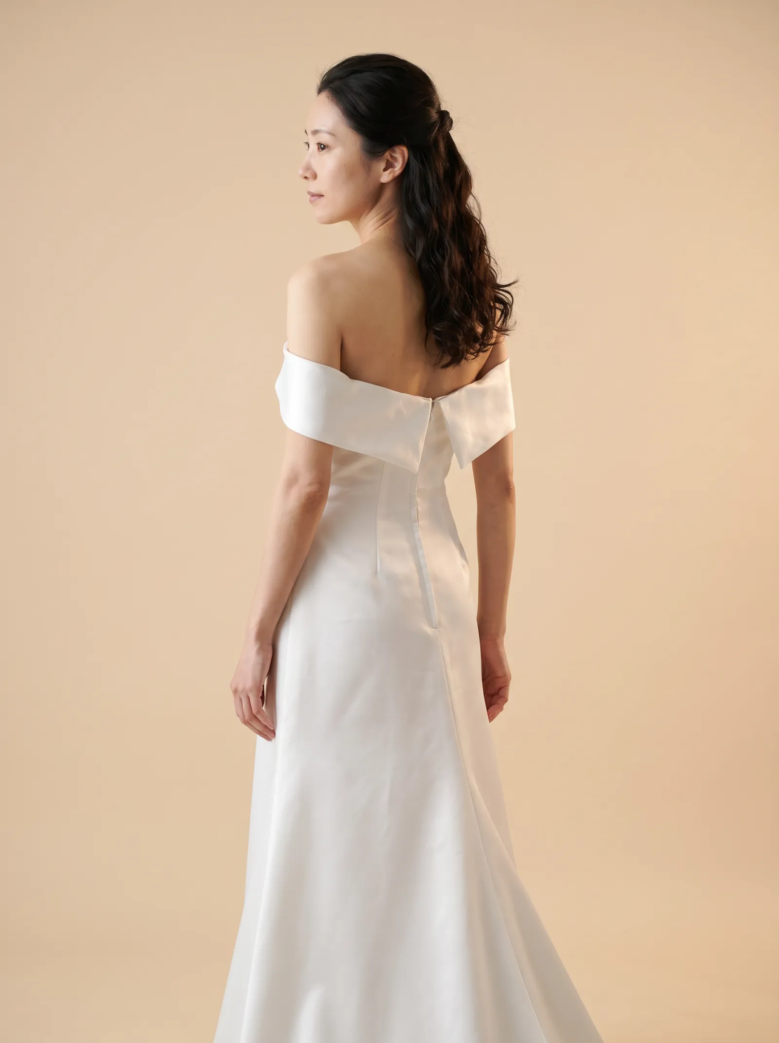 Marlowe — Standard Catalog · Bodice - three-quarter back