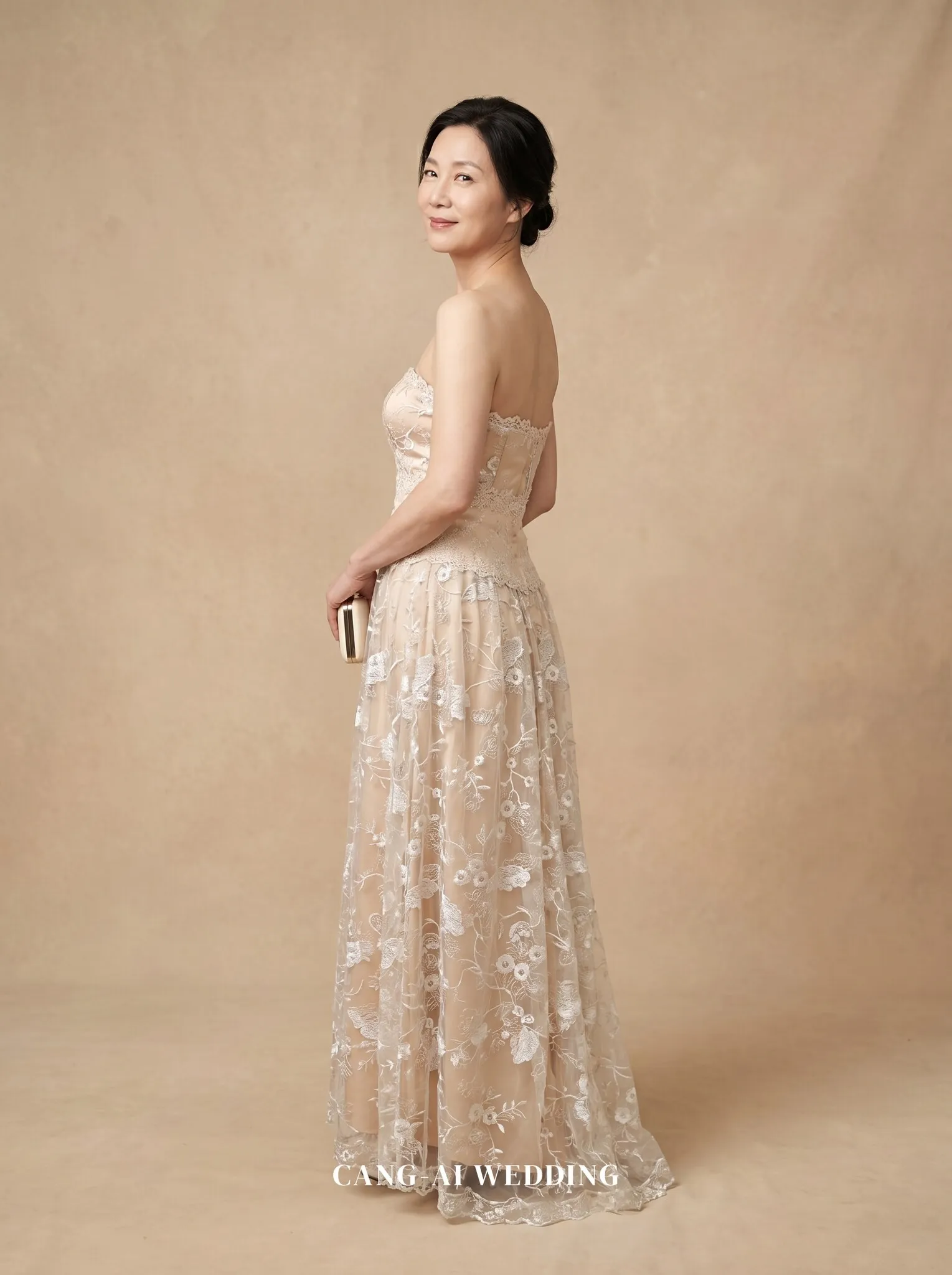 mother_gown_85 - Turning softly with a warm glance