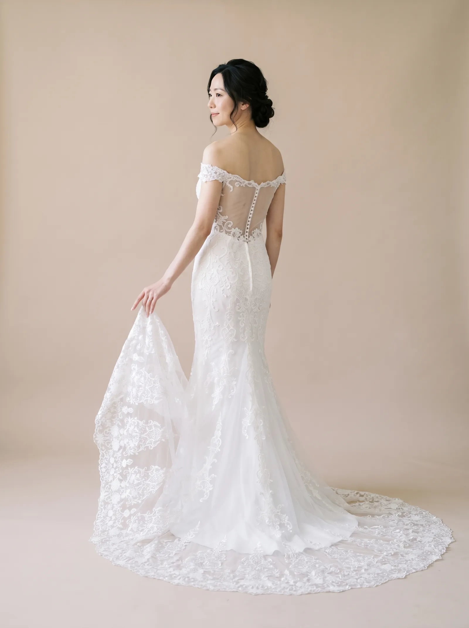 Ambre wedding gown, candid - train release