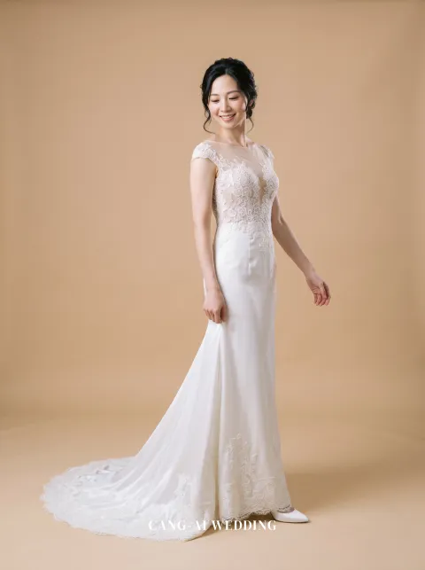 Bryony wedding gown, candid - controlled sweep